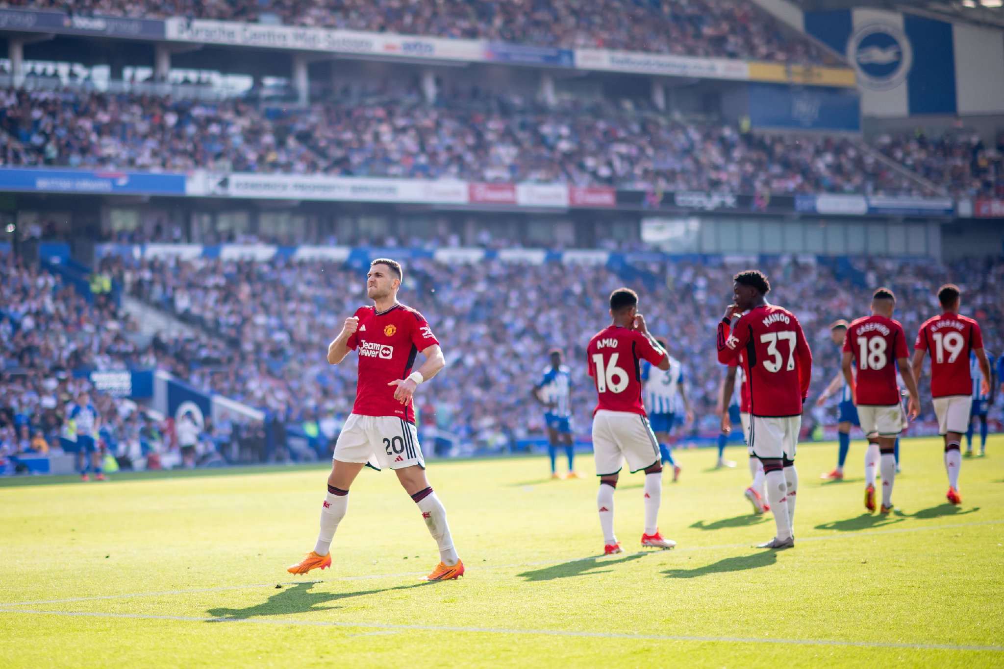 并在比赛中 并在比赛中